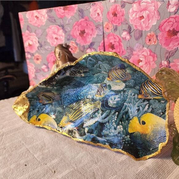 DECOUPAGE OYSTER SHELL DECOUPAGE OYSTER OCEAN SCENE TRINKET DISH - Picture 3 of 12